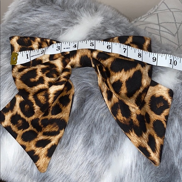 Cheetah Print Bow - Picture 2 of 4
